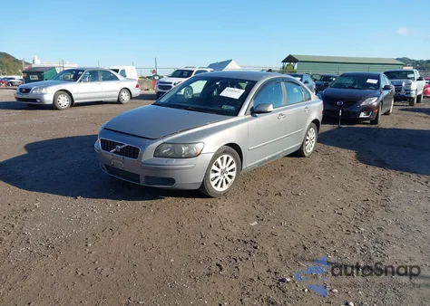 2005 Volvo S40 2.4I z USA, uszkodzony, nr VIN YV1MS390X52118143